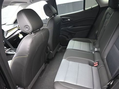 New 2026 Chevrolet Trax LT w/ Sunroof Package image 9