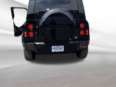 Used 2023 Land Rover Defender 110 S AWD/4WD image 33