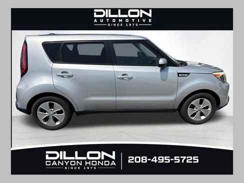 Used 2016 Kia Soul FWD image 1