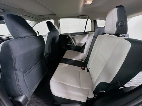 Used 2017 Toyota RAV4 XLE AWD/4WD image 26