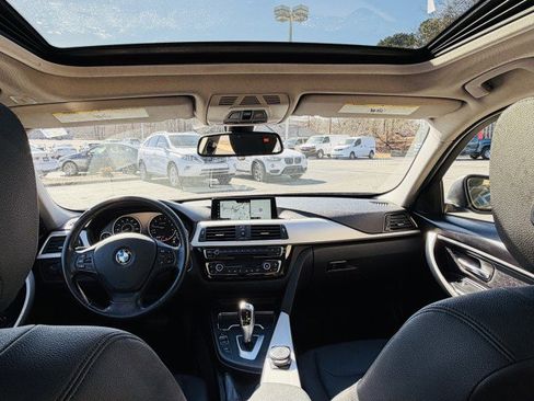 Used 2017 BMW 320i xDrive Sedan image 7