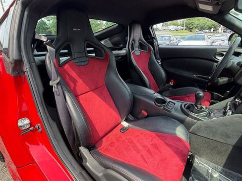 Used 2016 Nissan 370Z NISMO RWD image 17