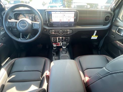 New 2026 Jeep Gladiator Rubicon AWD/4WD image 24
