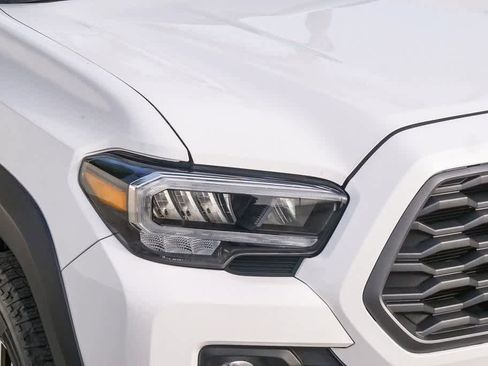 Used 2021 Toyota Tacoma TRD Off-Road w/ TRD Premium Off Road Package image 4