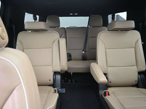 Certified 2022 Chevrolet Suburban Premier AWD/4WD image 35