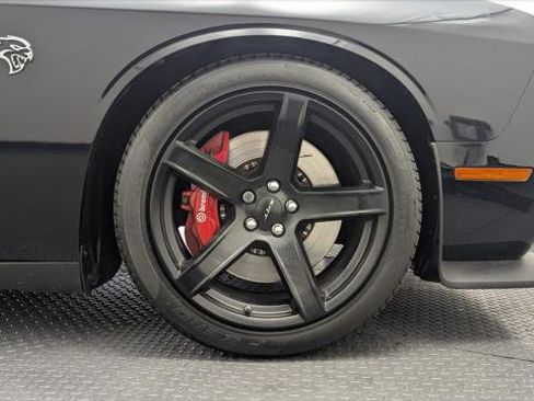 Used 2020 Dodge Challenger SRT Hellcat w/ Plus Package image 30
