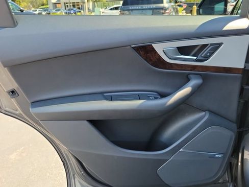 Used 2019 Audi Q7 2.0T Premium Plus w/ Premium Plus Package AWD/4WD image 10