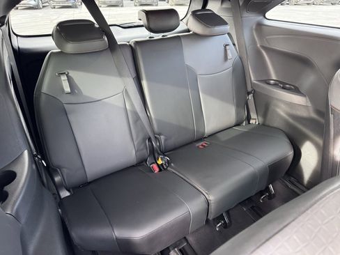 Used 2022 Toyota Sienna XSE image 31