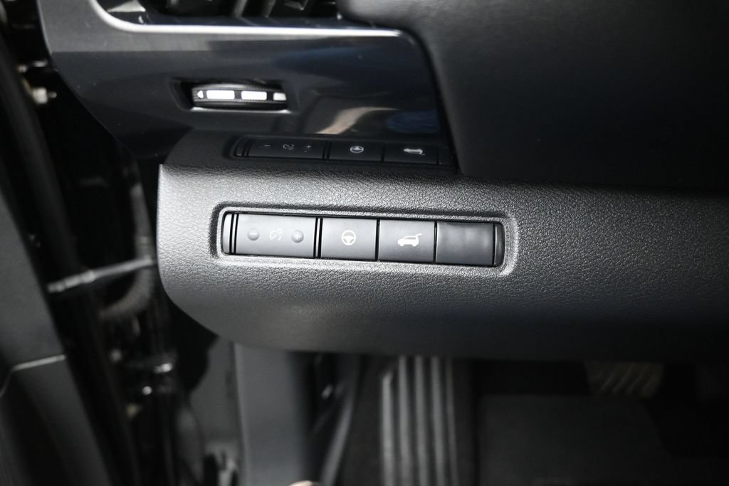 Used 2025 Nissan Pathfinder SV w/ SV Premium Package AWD/4WD image 12
