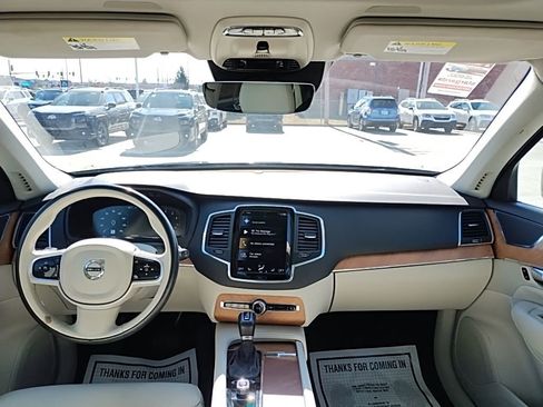 Used 2022 Volvo XC90 T6 Momentum AWD/4WD image 26