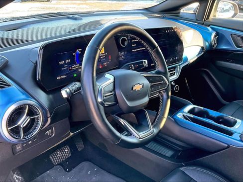 Used 2025 Chevrolet Equinox EV LT w/ Convenience Package FWD image 15