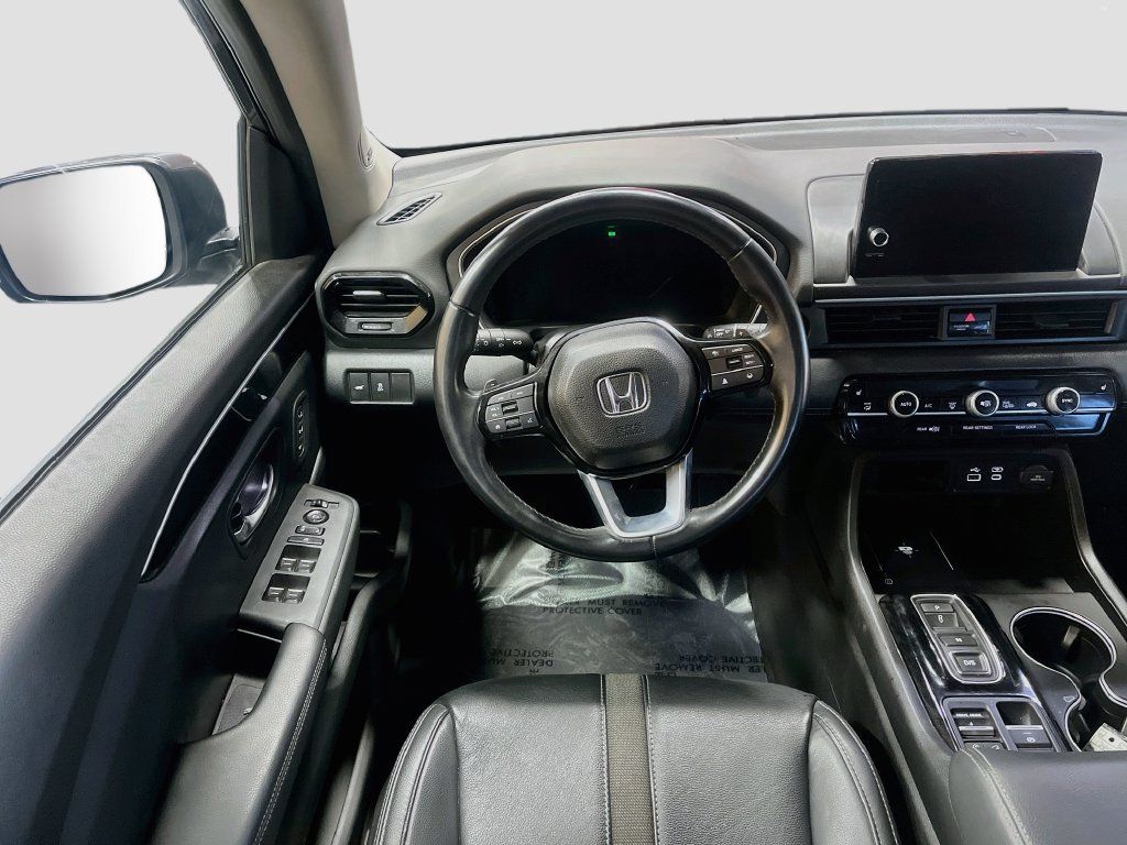 Used 2025 Honda Pilot Touring image 24