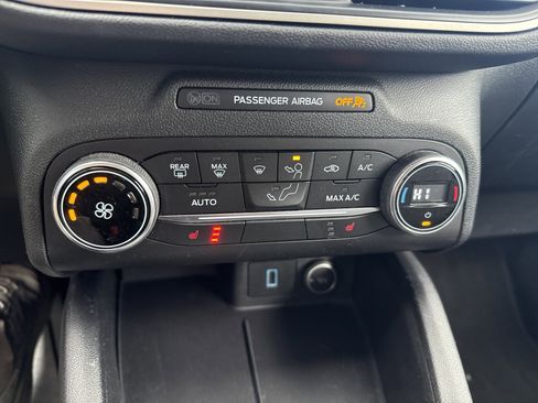 Used 2020 Ford Escape SE AWD/4WD image 28