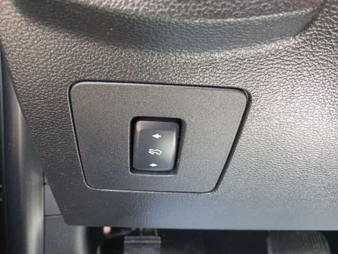Used 2017 Ford F150 Lariat RWD image 18
