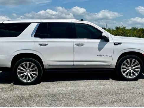 Used 2023 GMC Yukon Denali RWD image 11