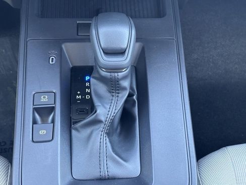 Used 2026 Toyota Corolla Cross L image 21