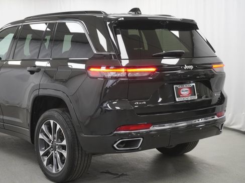 Used 2024 Jeep Grand Cherokee Overland w/ Adv Protech Group III AWD/4WD image 13