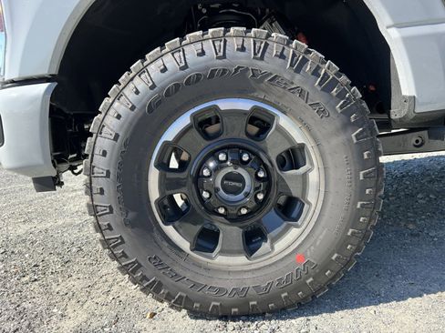 New 2026 Ford F250 Platinum w/ Tremor Off-Road Package image 12