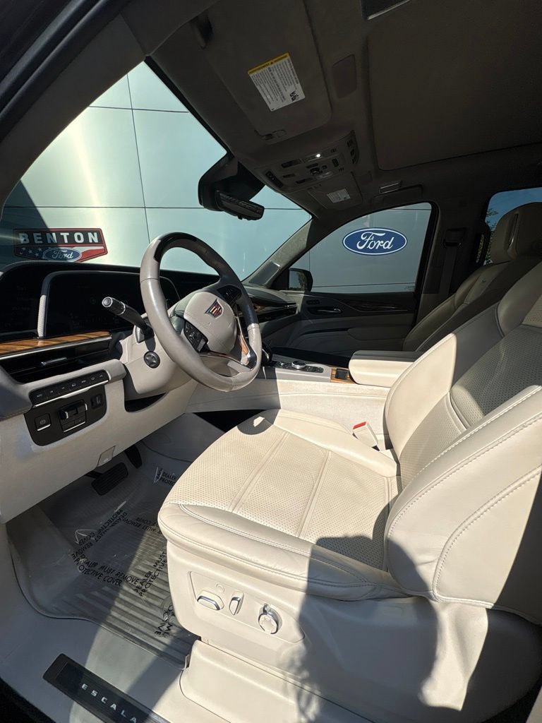 Used 2022 Cadillac Escalade Sport Platinum AWD/4WD image 13