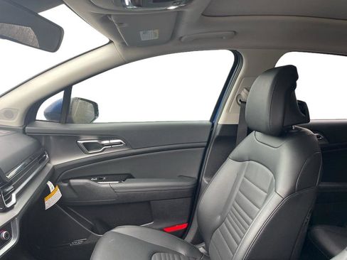 Certified 2025 Kia Sportage SX image 5