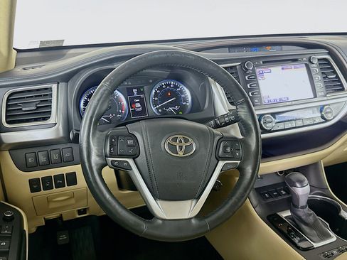 Used 2015 Toyota Highlander Limited Platinum image 18