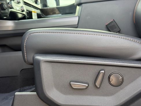 New 2025 Ford F250 Lariat w/ Lariat Ultimate Package image 49