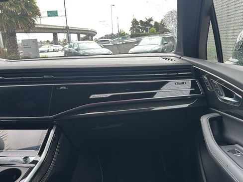 Used 2025 Audi Q7 3.0T Prestige w/ Prestige Package image 11