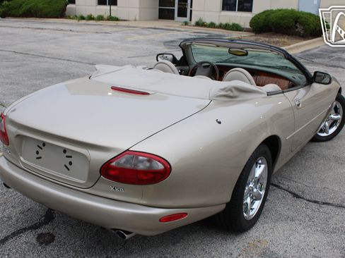 Used 1999 Jaguar XK8 Convertible RWD image 28