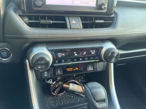 Used 2019 Toyota RAV4 XLE image 11