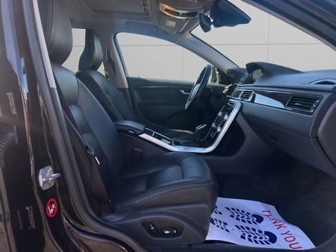 Used 2015 Volvo XC70 T6 image 11