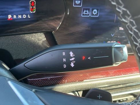 Used 2024 Chevrolet Traverse Z71 image 19