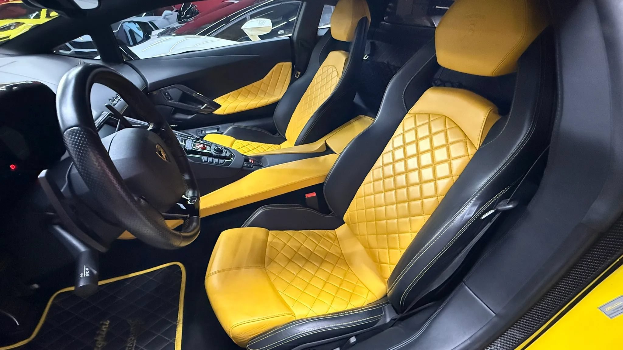 Used 2018 Lamborghini Aventador S AWD/4WD image 8