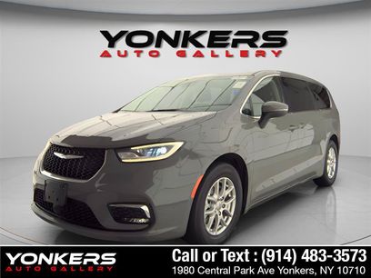 Used 2023 Chrysler Pacifica Touring-L