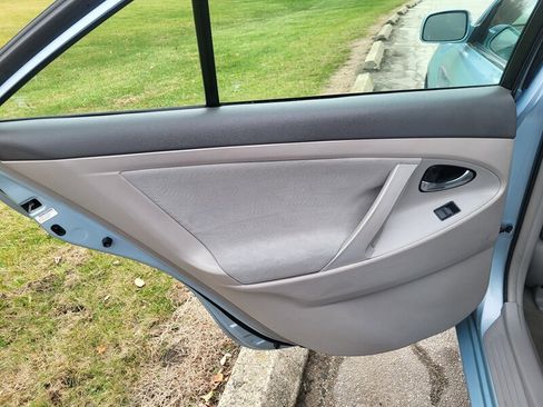 Used 2009 Toyota Camry LE image 24