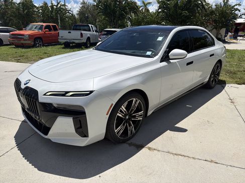 Certified 2023 BMW 740i RWD image 8
