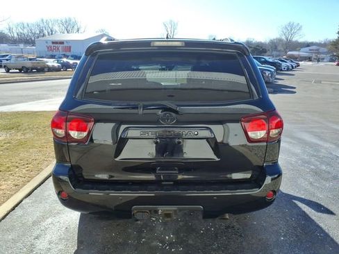 Used 2018 Toyota Sequoia TRD Sport image 23