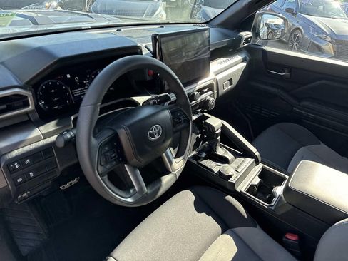 Used 2025 Toyota Tacoma TRD Sport image 19