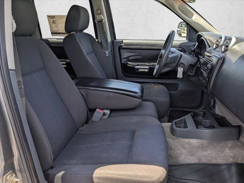 Used 2006 Mitsubishi Raider DuroCross RWD image 18