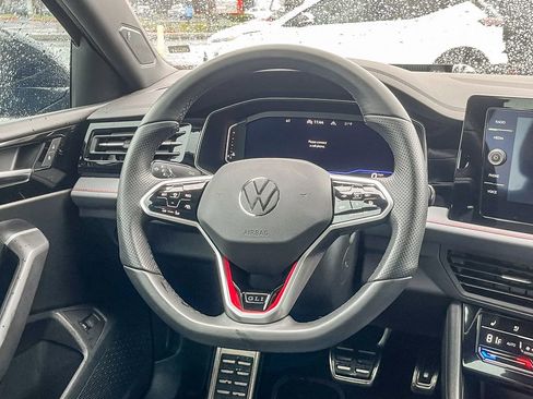 Used 2025 Volkswagen Jetta GLI Autobahn image 18