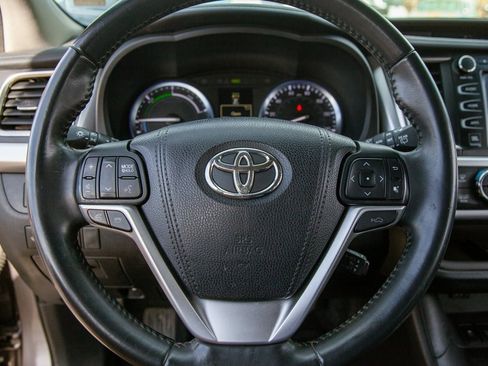 Used 2016 Toyota Highlander Limited image 17