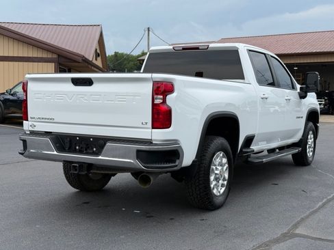 Used 2024 Chevrolet Silverado 2500 LT AWD/4WD image 8