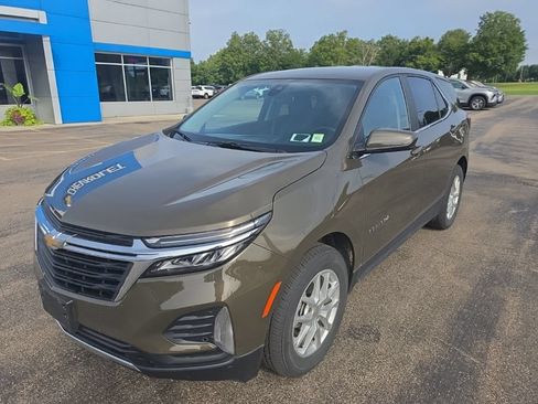 Used 2024 Chevrolet Equinox LT AWD/4WD image 3