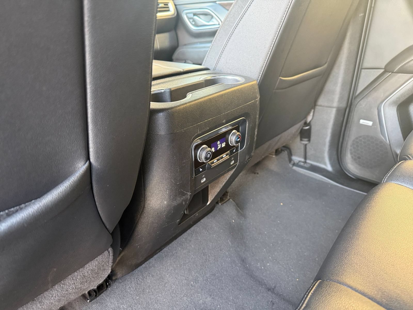 Used 2024 Chevrolet Tahoe LT w/ Luxury Package RWD image 24