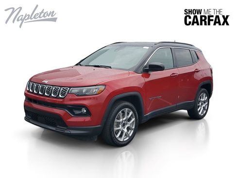 Used 2025 Jeep Compass Limited AWD/4WD image 1