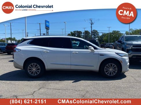 Used 2022 Buick Enclave Premium AWD/4WD image 2