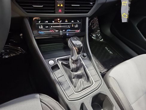 New 2027 Volkswagen Jetta SE FWD image 22