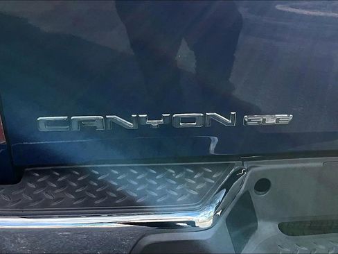 Used 2009 GMC Canyon SLE image 18