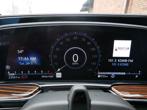 Certified 2023 Cadillac Escalade Premium Luxury image 16