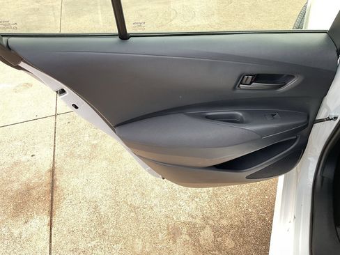 Used 2025 Toyota Corolla LE image 17