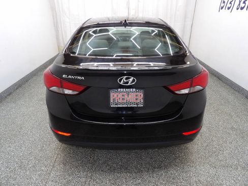 Used 2016 Hyundai Elantra SE w/ Option Group 02 FWD image 5